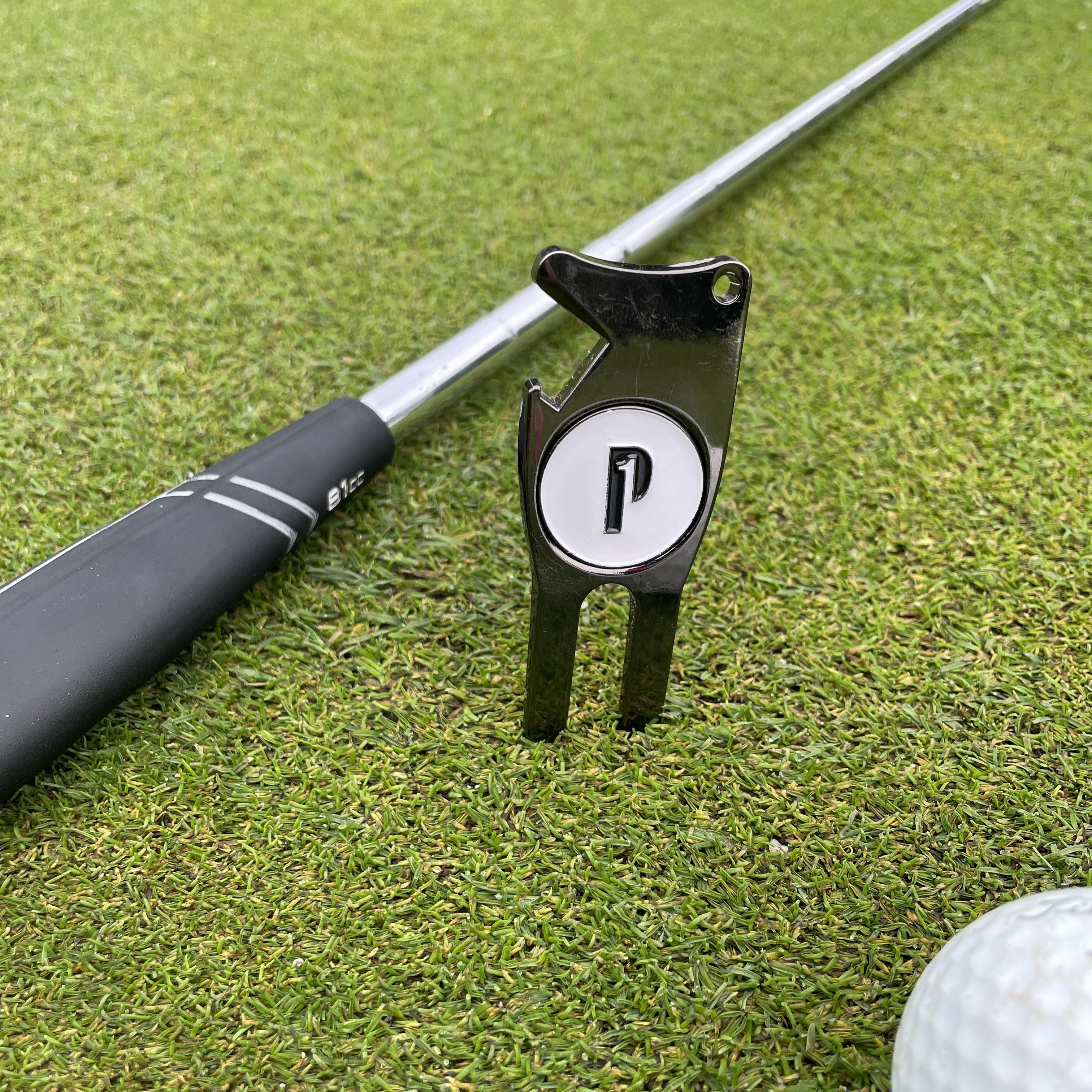 Ball Marker & Divot Tool